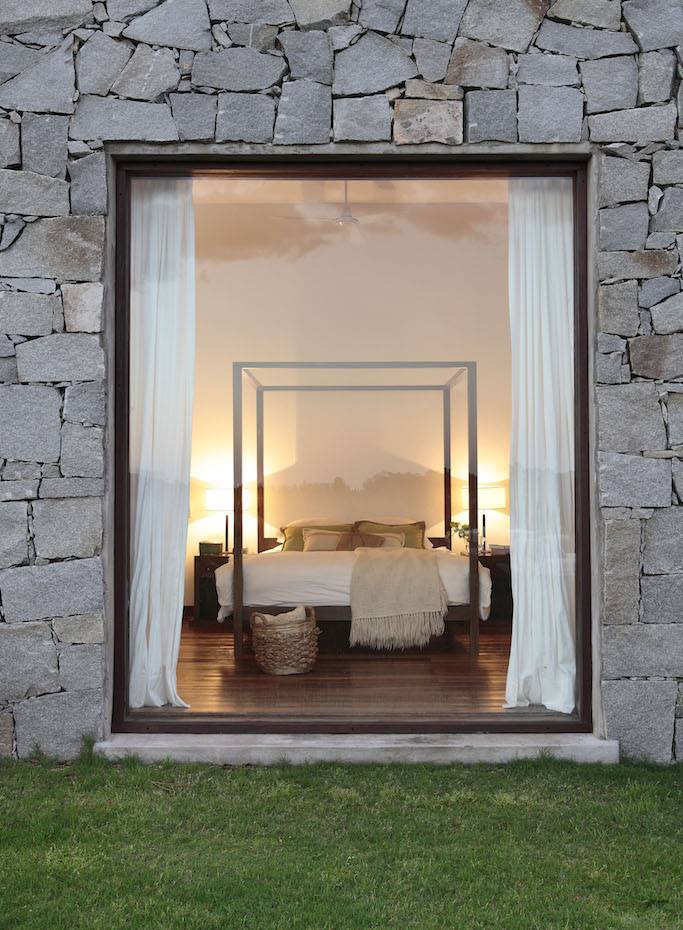 Muebles imprecindibles decoracion rustica. Cama con dosel