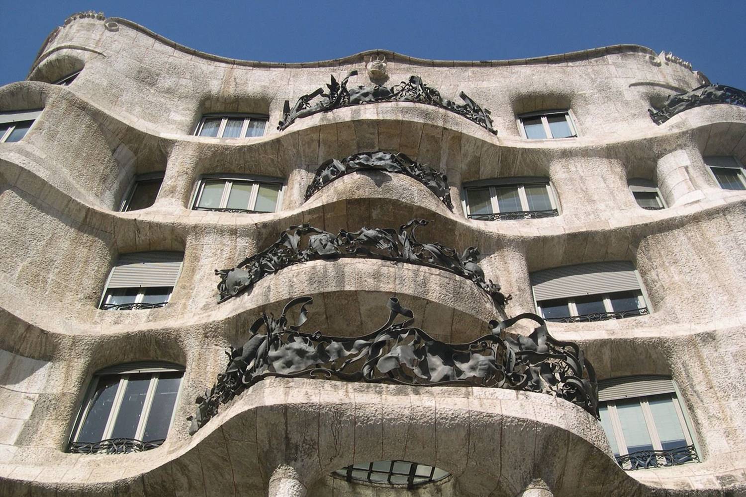 casa Milà es uno de los edificios más característicos de Gaudí.