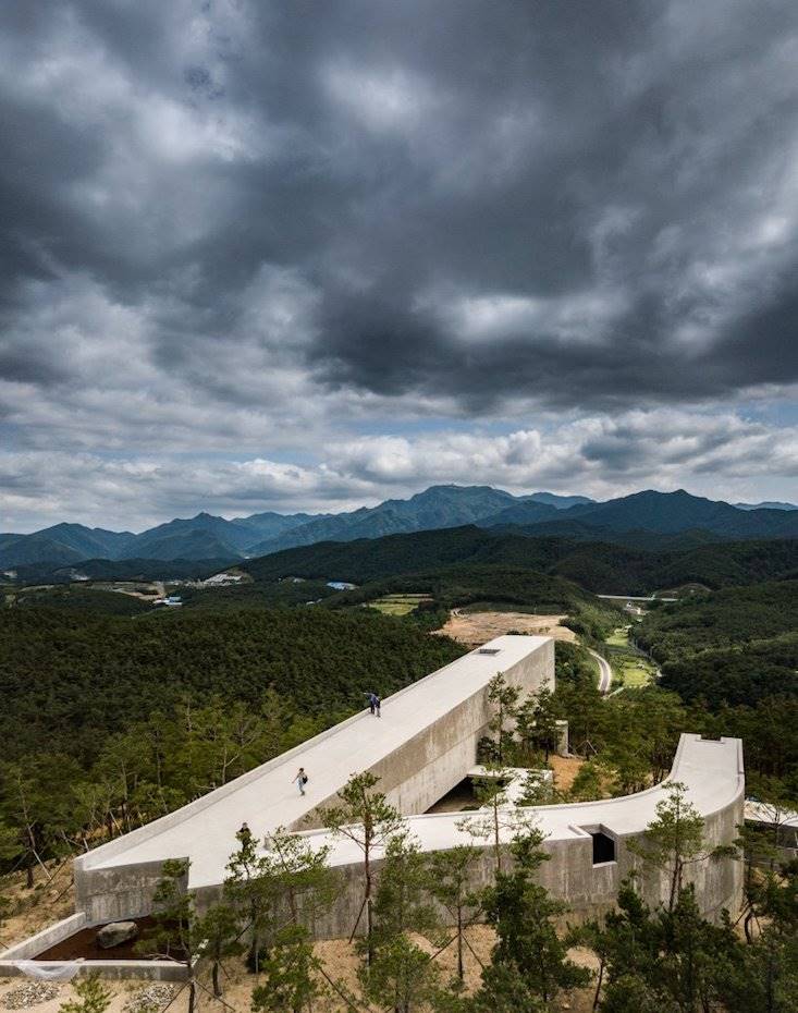 Cubierta del pabellón de arte Saya Park, en Corea del Sur, Carlos Castanheira y Álvaro Siza