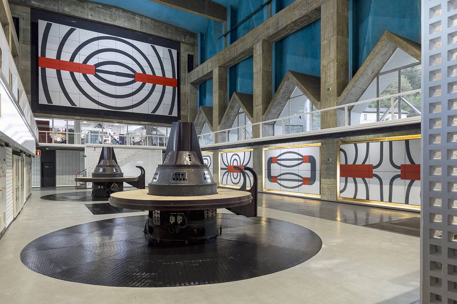 Sala de turbinas de la central hidroeléctrica de Proaza.