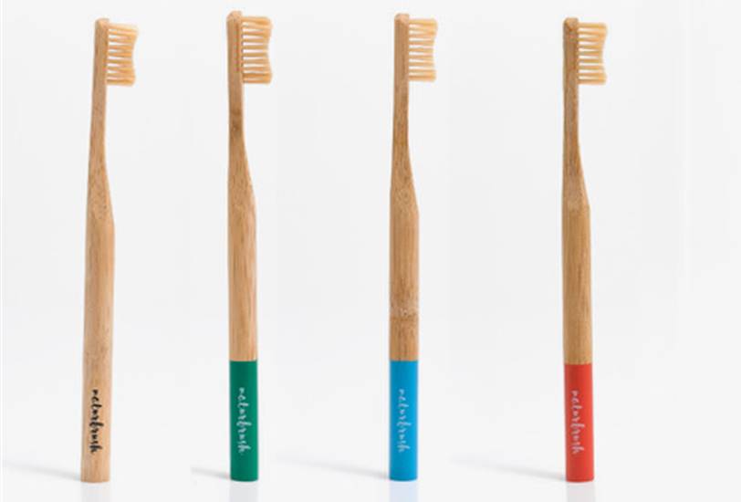 Los cepillos de dientes son de bambú.