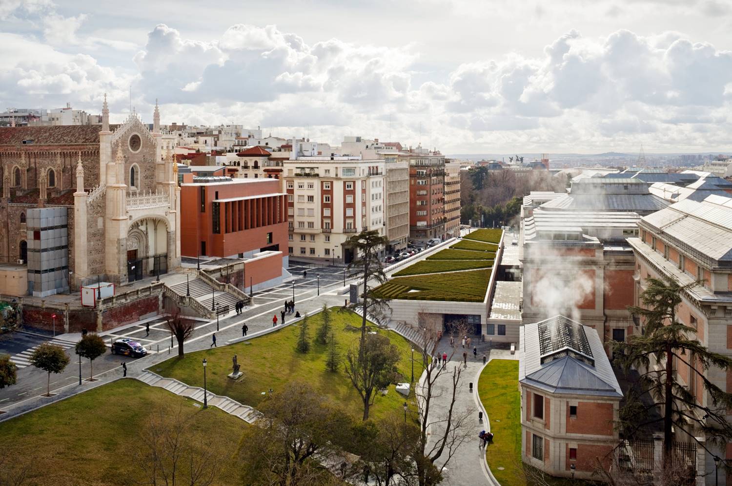  Museo del Prado, con el edificio Villanueva (dcha.) y el edificio Jerónimos (izq.) obra de Rafael Moneo.