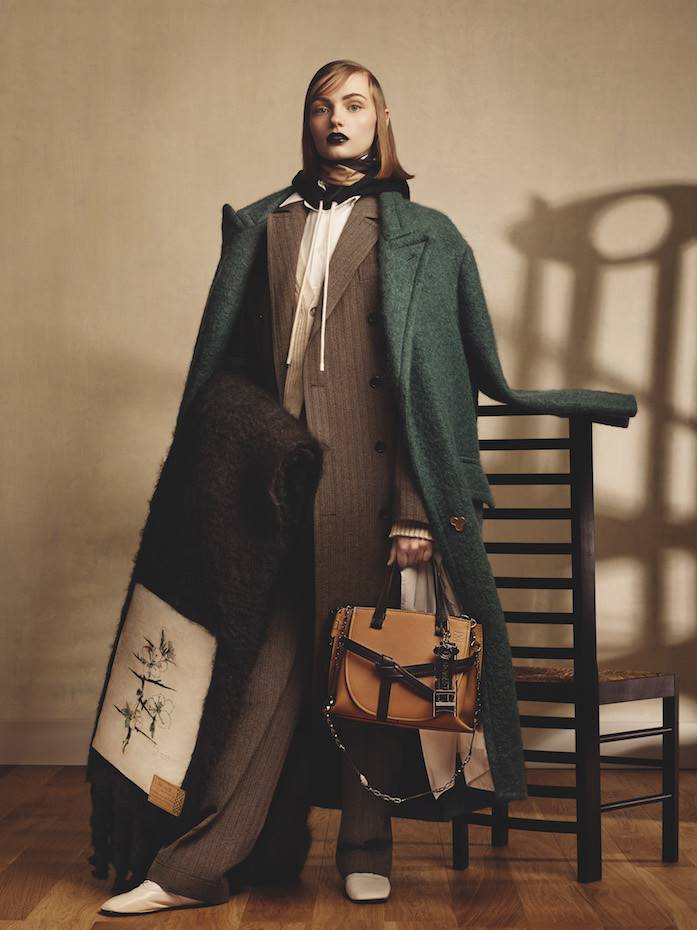 Loewe ha creado una colección cápsula inspirada en Mackintosh.