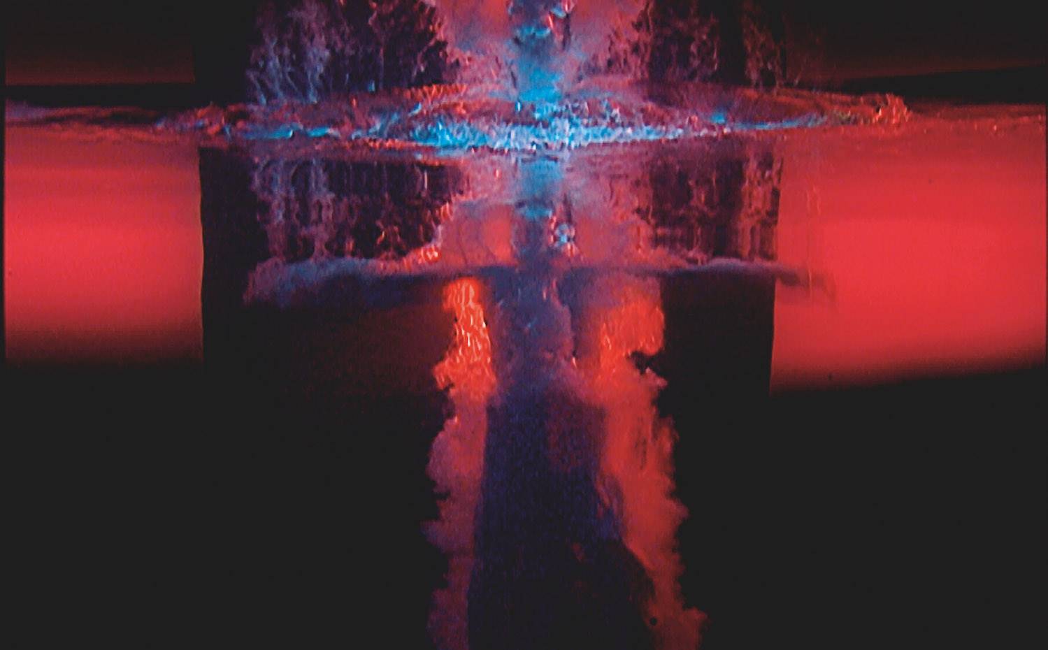 Ángel en llamas, parte del panel Cinco ángeles para el Milenio (2001). Bill Viola 