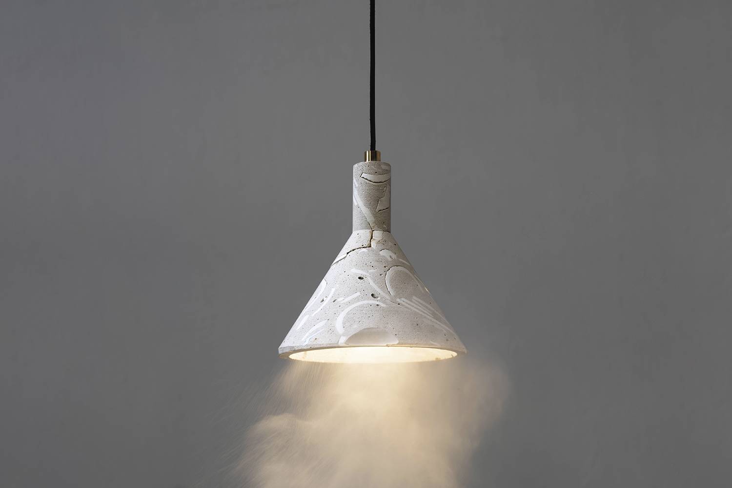 Lámpara de Bentu Design realizada con residuos de la industria cerámica.