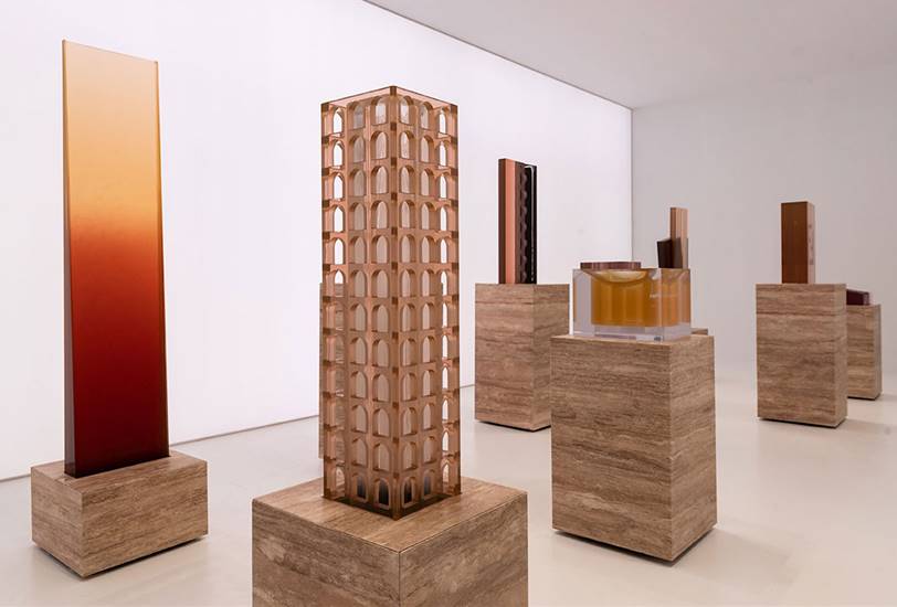 The Shapes of Water es la muestra que Sabine Marcelis ha creado para Fendi en Design Miami