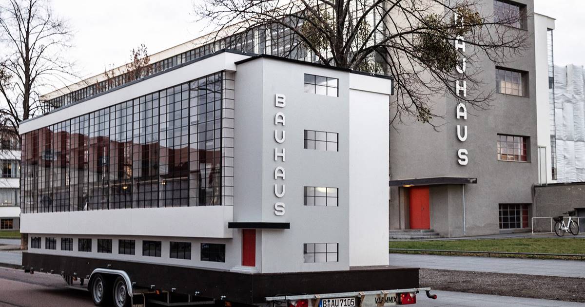 Un autobús para celebrar el centenario de la escuela de diseño Bauhaus
