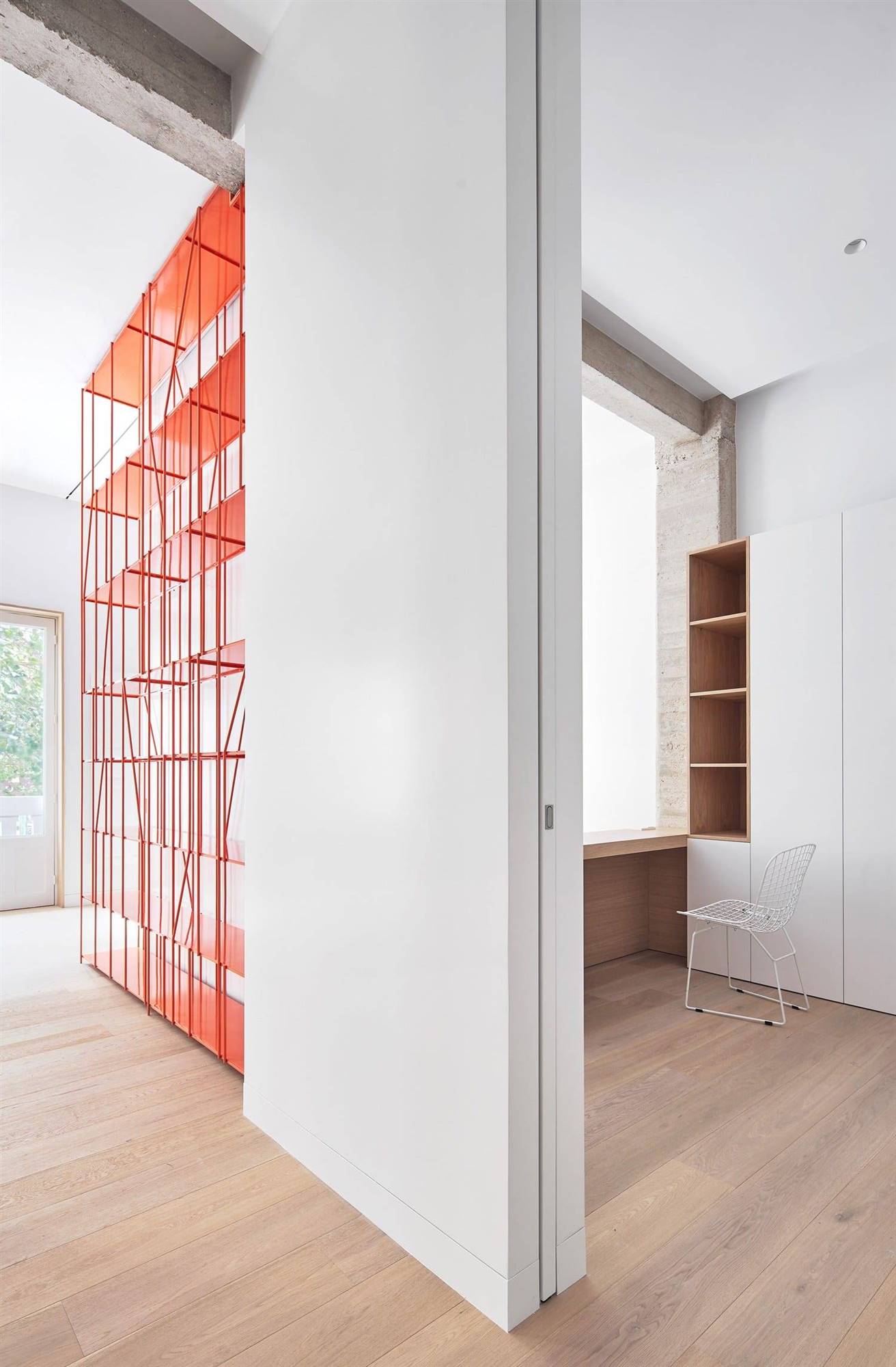 Casa P82, por Lucas y Hernández Gil.