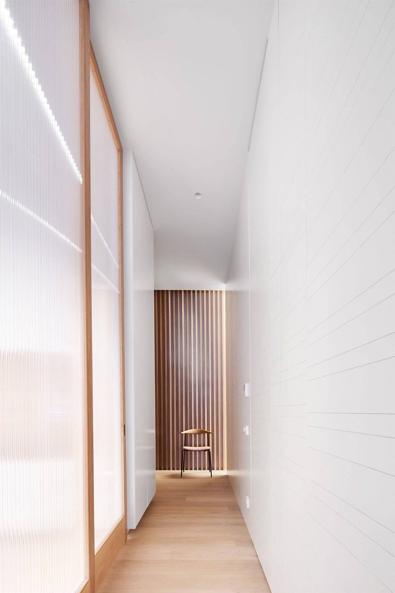 Casa P82, por Lucas y Hernández Gil.