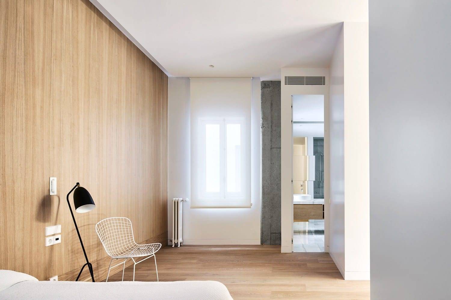 Casa P82, por Lucas y Hernández Gil.