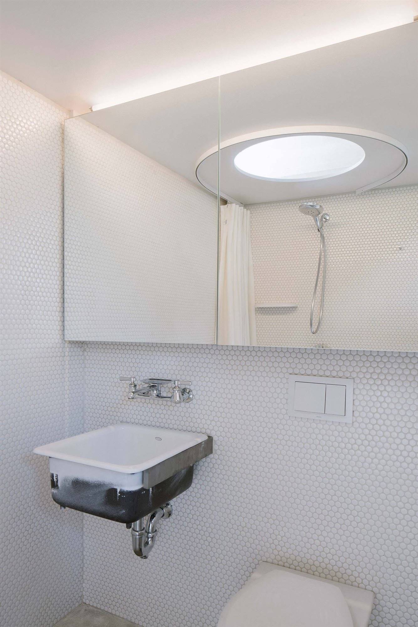Big Space, Little Space, por Davidson Rafailidis.