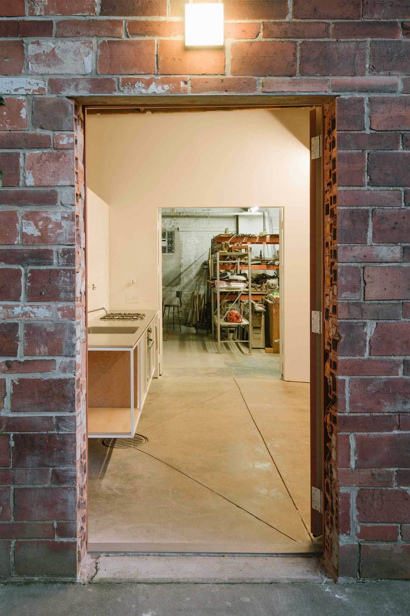 Big Space, Little Space, por Davidson Rafailidis.