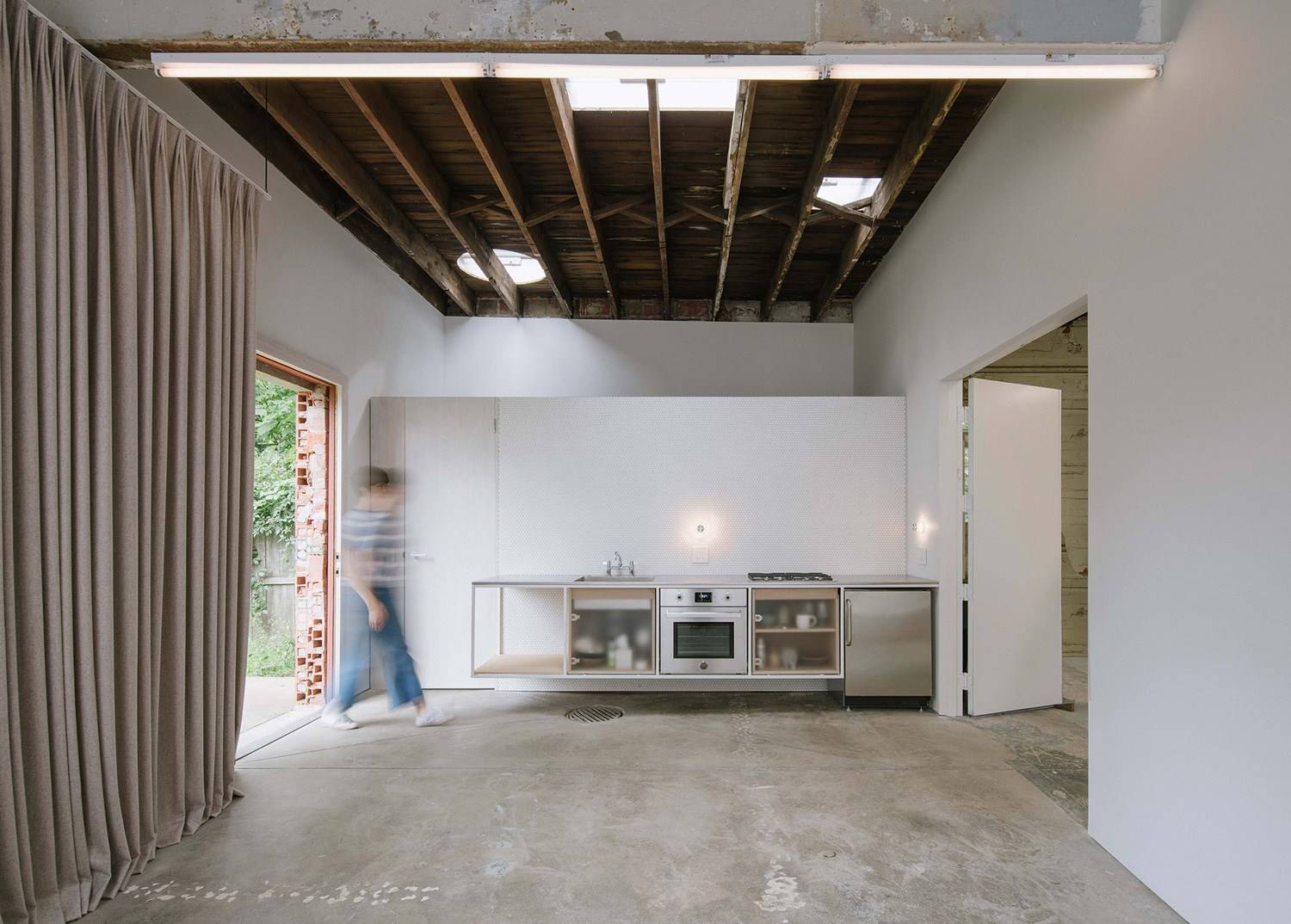 Big Space, Little Space, por Davidson Rafailidis.