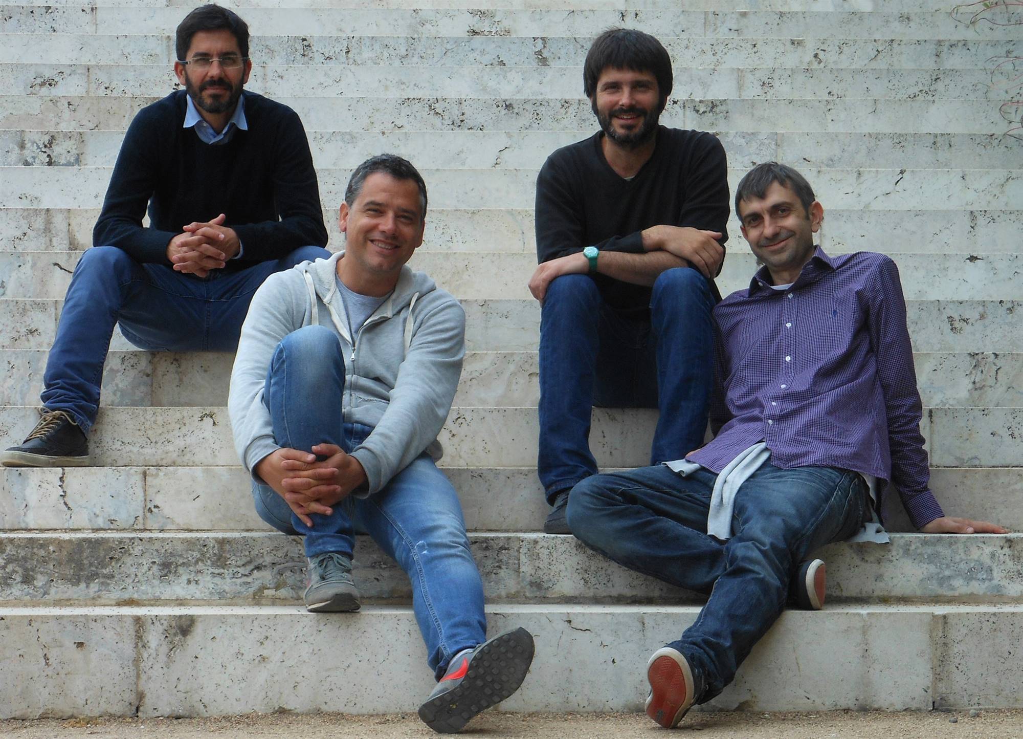 Cevisama Josep Ricart (segundo por la izquierda) junto al resto de miembros del estudio Harquitectes.