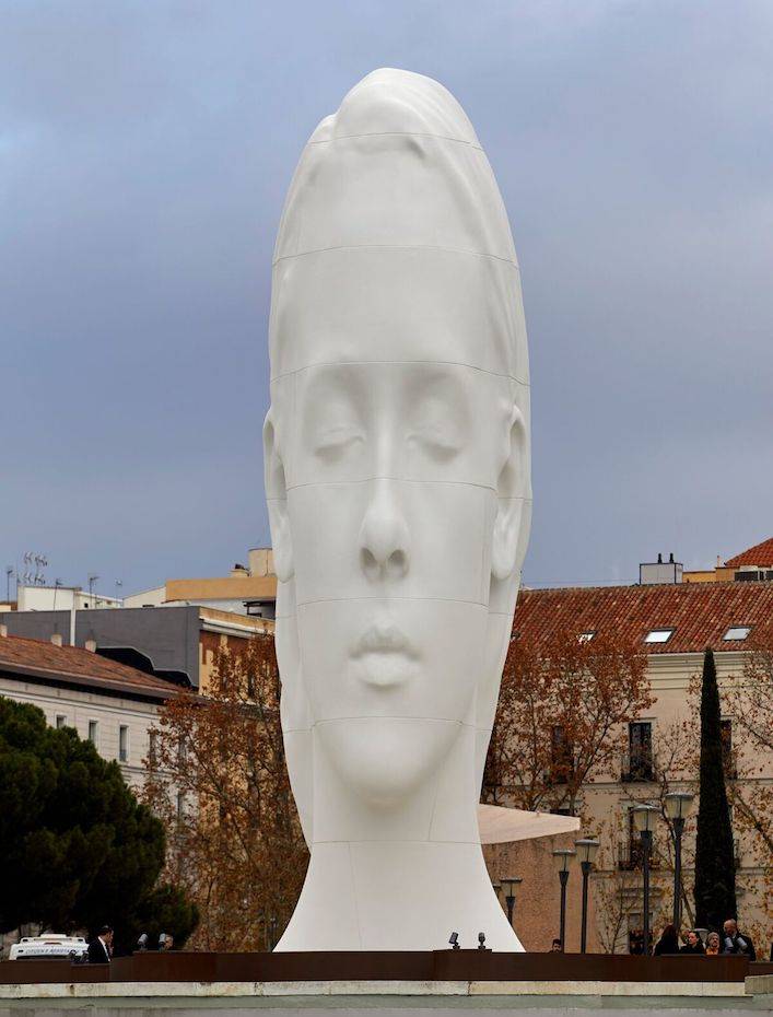 Muchas situaciones peligrosas boca Tomar un baño La escultura de Jaume Plensa en el MACBA de Barcelona Muchas situaciones peligrosas boca Tomar un baño La escultura de Jaume Plensa en el MACBA de Barcelona