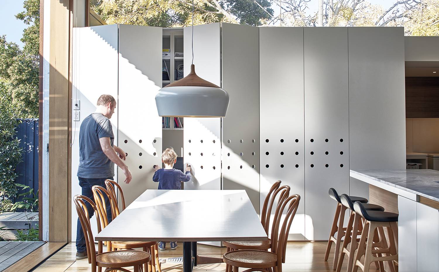La interacción con el jardín es la base en la que se centra el rediseño de WARC Studio para esta casa australiana.