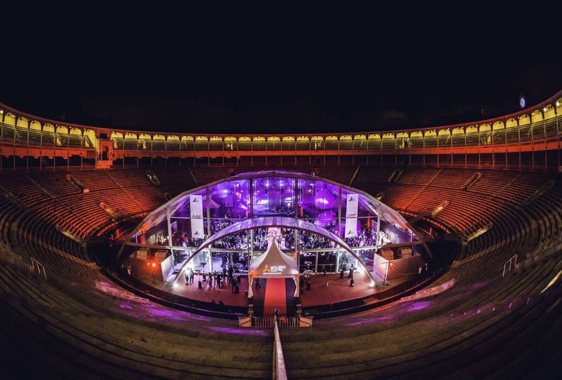 La plaza de toros de Las Ventas ambientada para la fiesta de Mitsubishi