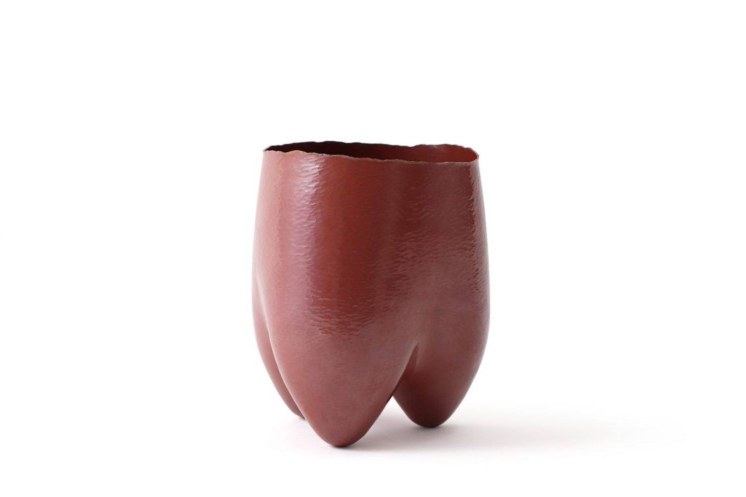 'Three Legs Vase’ de Koichi Io. Japón
