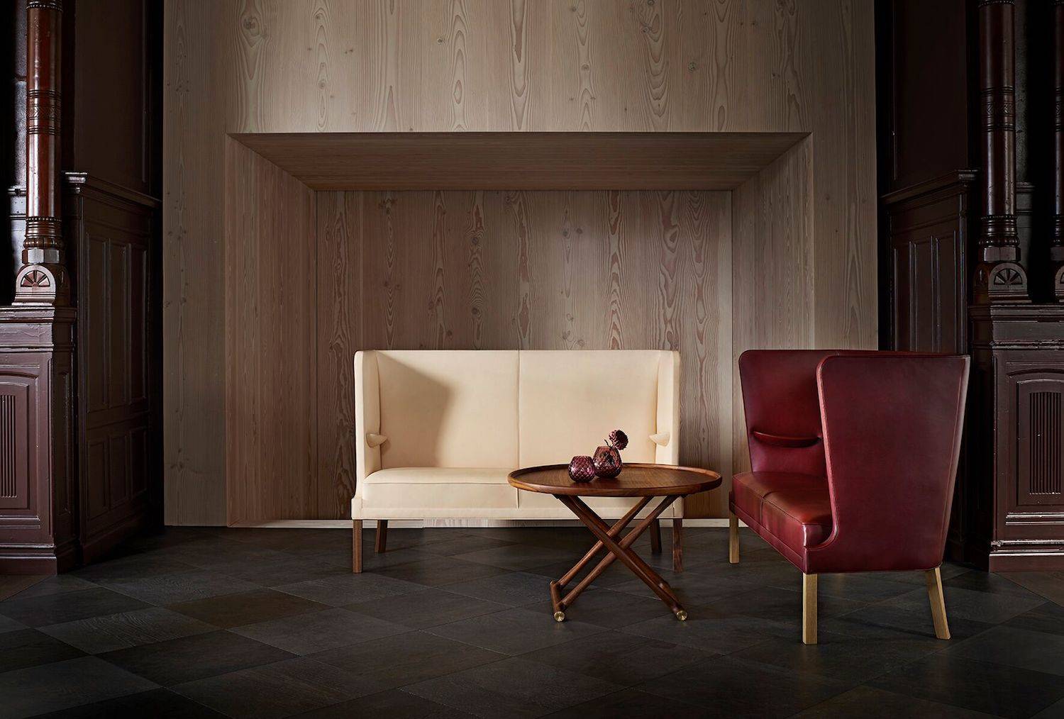 El Coupé Sofa, que el ebanista danés Frits Henningsen creó en 1936, se suma al catálogo de Carl Hansen.