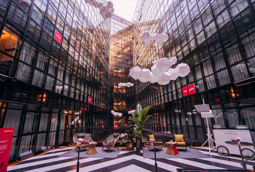 'De Madrid al cielo', la instalación de Iberia que puede verse este febrero dentro del marco de Madrid Design Festival.