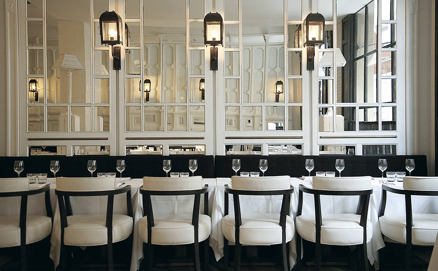Comedor principal del Hotel Market, Barcelona, a cargo de Lázaro Rosa Violán.