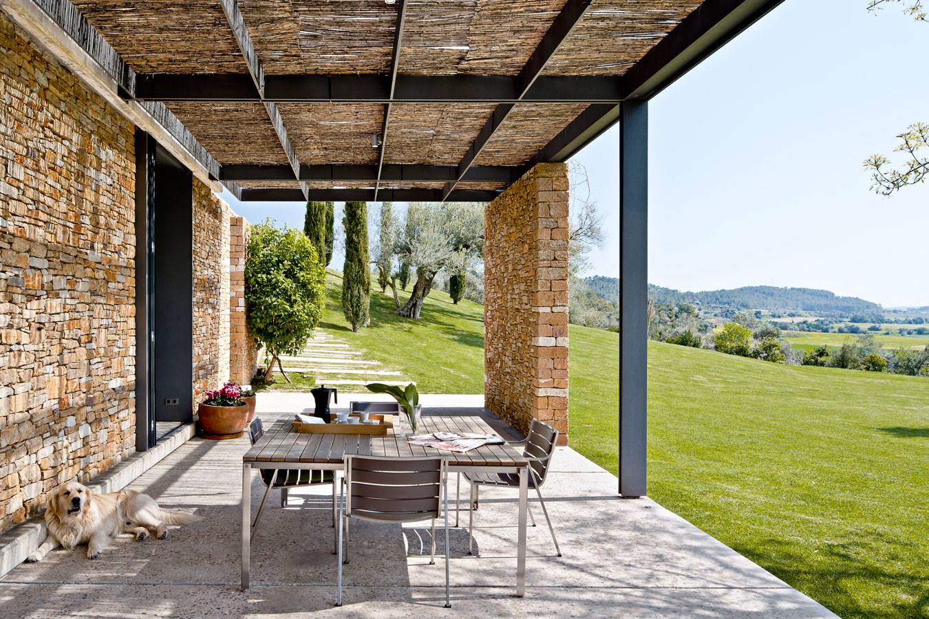 Casa en Girona, de b720 Fermín Vazquez Arquitectos y Pilar Líbano. [] 