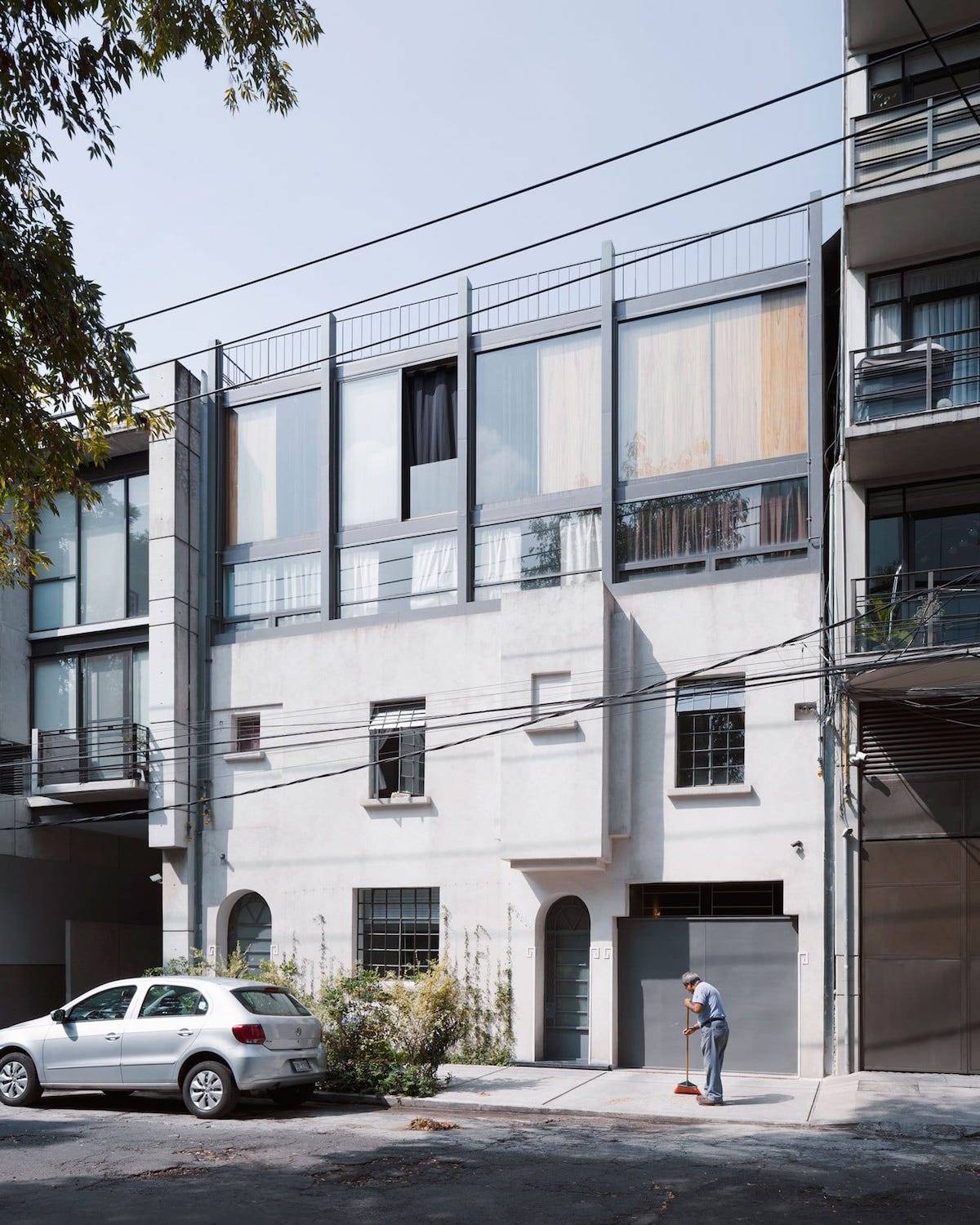 Edificio As, por Ambrosi y Etchegaray.