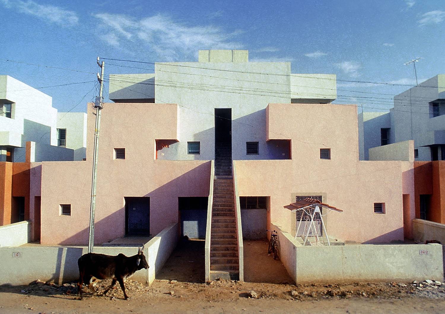 Casa diseñada para la Life Insurance Corporation (1973) Balkrishna Doshi