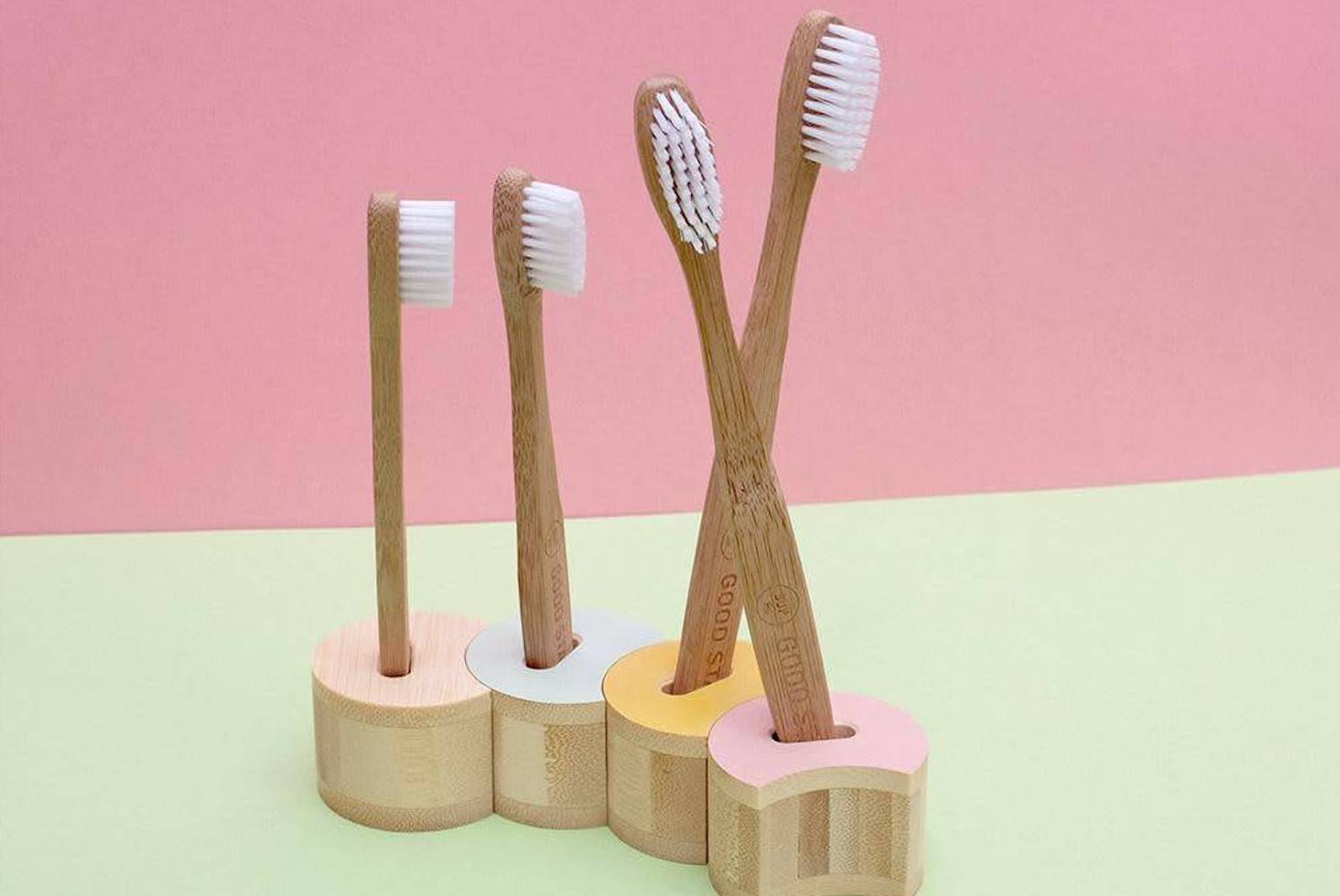 Cepillos de dientes de bambú.