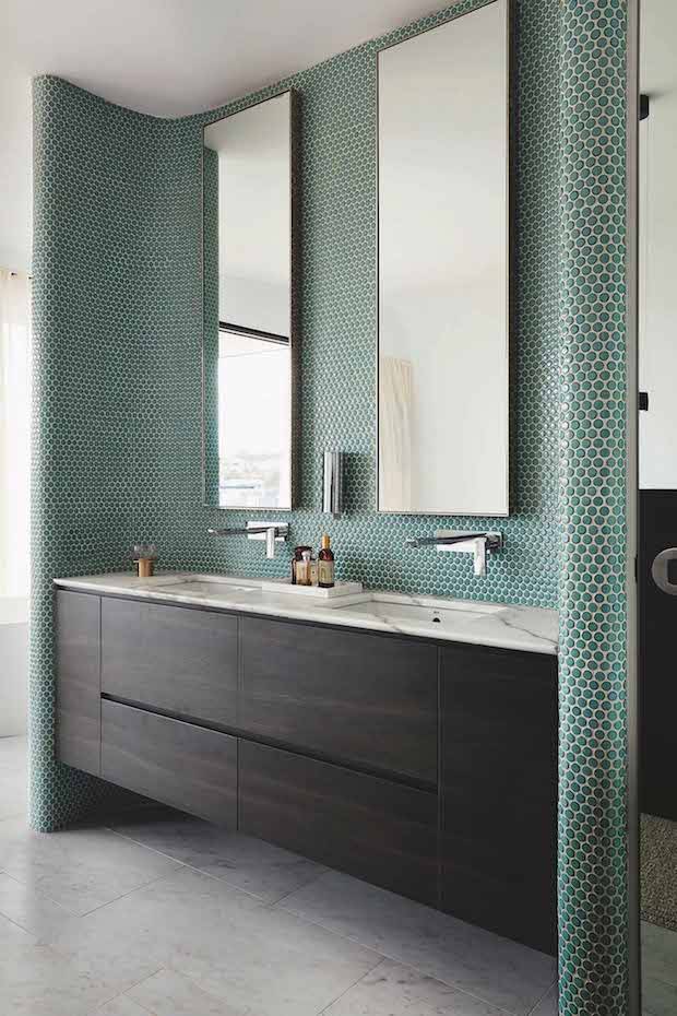 Raffaello Rosselli firma este baño de cerámica
