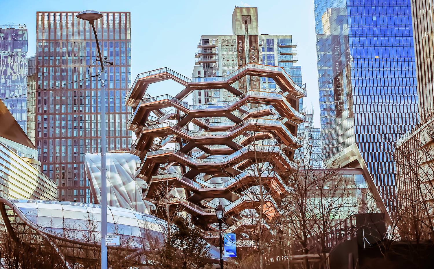 La escultura de Thomas Heatherwick está formada por un entramado de escaleras con un total de 2.500 escalones