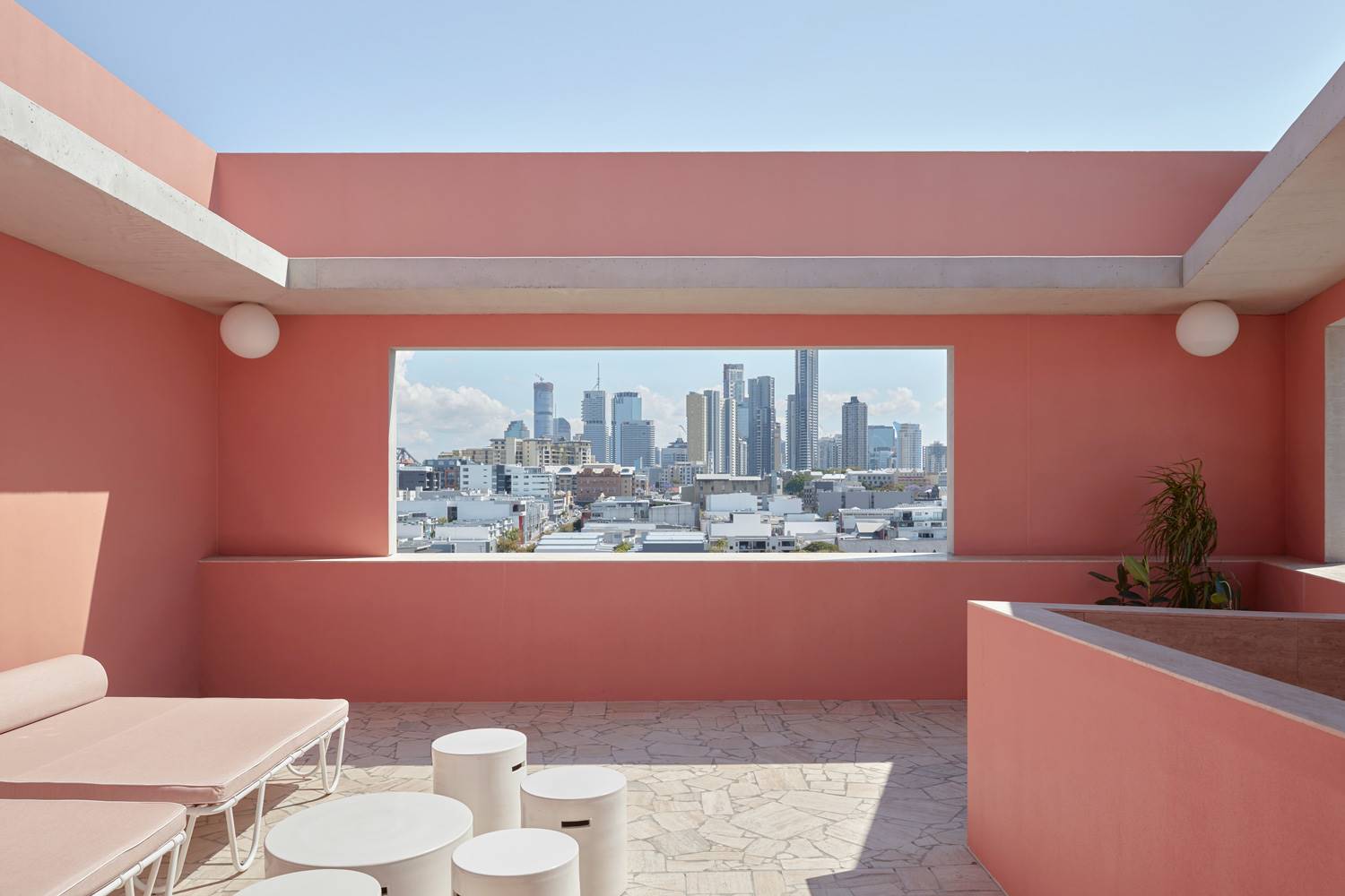 The-Calile-Hotel-Brisbane-by-Richards-Spence-terraza-rosa. 