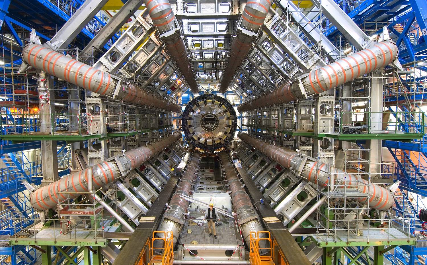 atlas lhc. Experimento ATLAS del CERN en el gran colisionador de hadrones (Large Hadron Collider, LHC) de Ginebra, Suiza