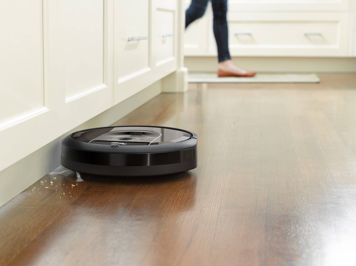 La aspiradora Roomba i7 no deja ni rastro de suciedad.