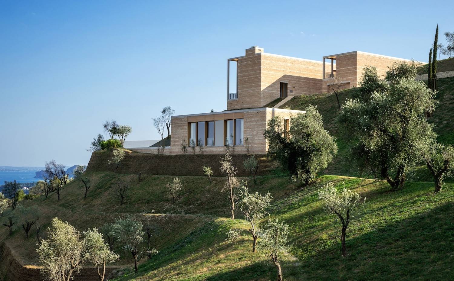 Un conjunto de villas de David Chipperfield frente al lago de Garda, en Italia. []Un conjunto de villas de David Chipperfield frente al lago de Garda, en Italia