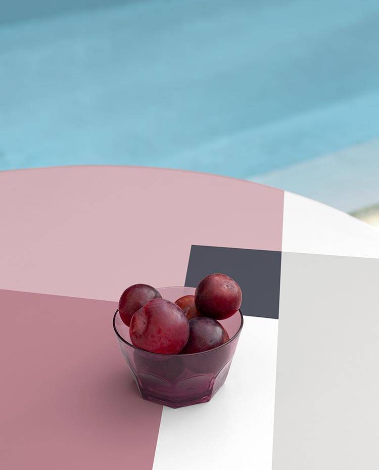 La estructura monopata de Abstrakt Mona combina rosa, blanco, gris y antracita para el grafismo en colores rosa.