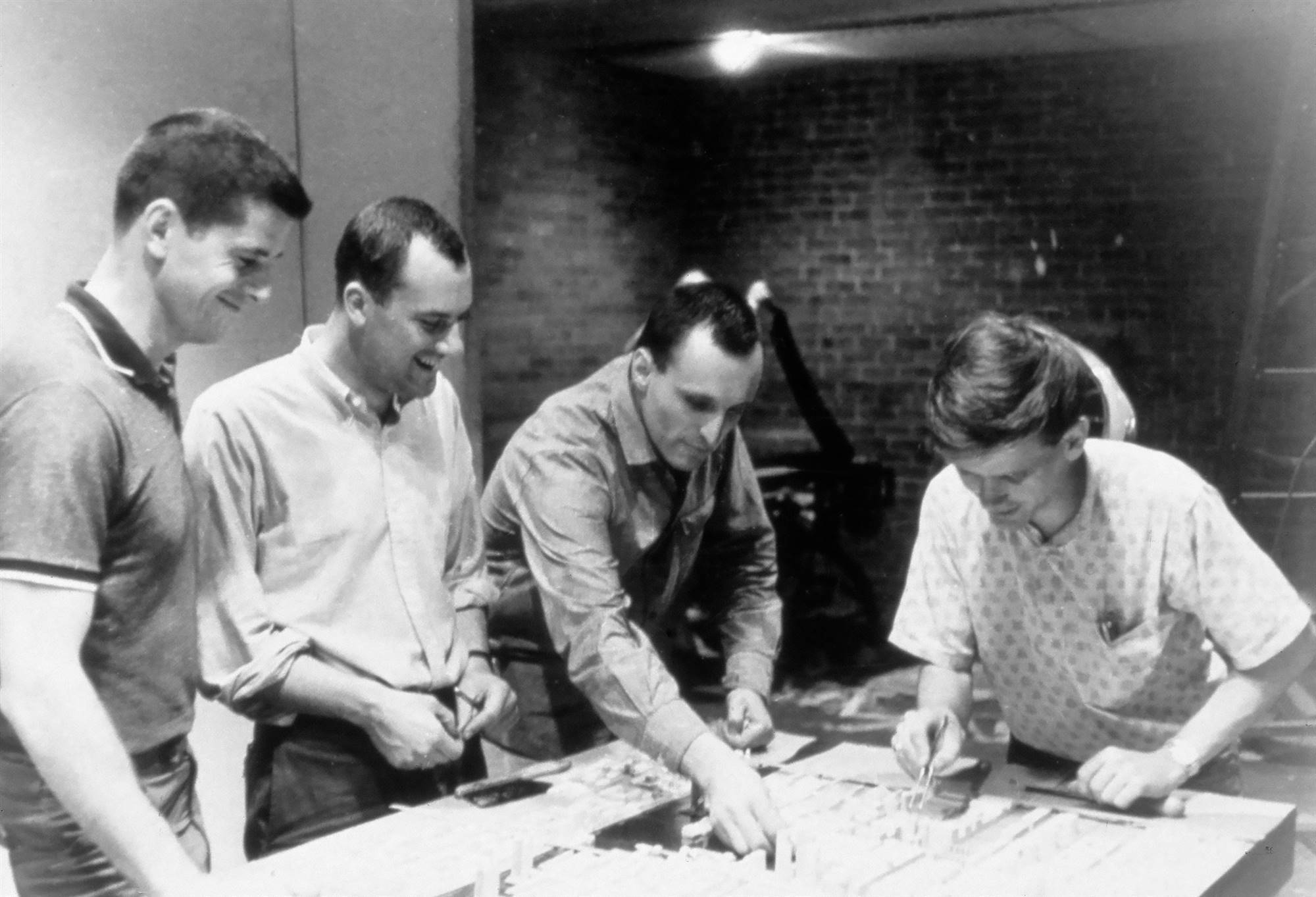 Norman Foster joven. Norman Foster en la Universidad de Yale