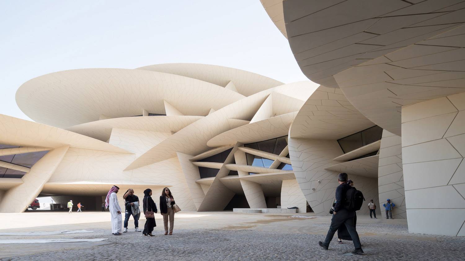 El recién inaugurado Museo Nacional de Qatar imita la formación mineral característica de la zona "La Rosa del Desierto"