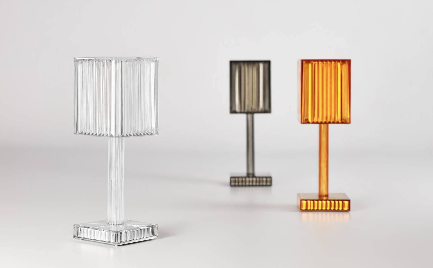 vondom-gatsby-designer-table-lamp-ramon-esteve (2). La colección Gatsby de VONDOM cuenta con diferentes acabados para adaptarse a todo tipo de ambientes.
