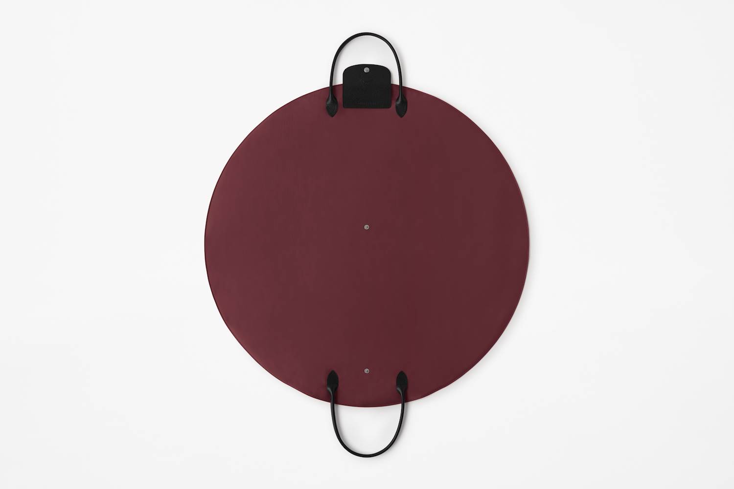 Bolso Katachi diseñado por Nendo para Longchamp. Oki Sato está al frente del estudio japonés Nendo. 