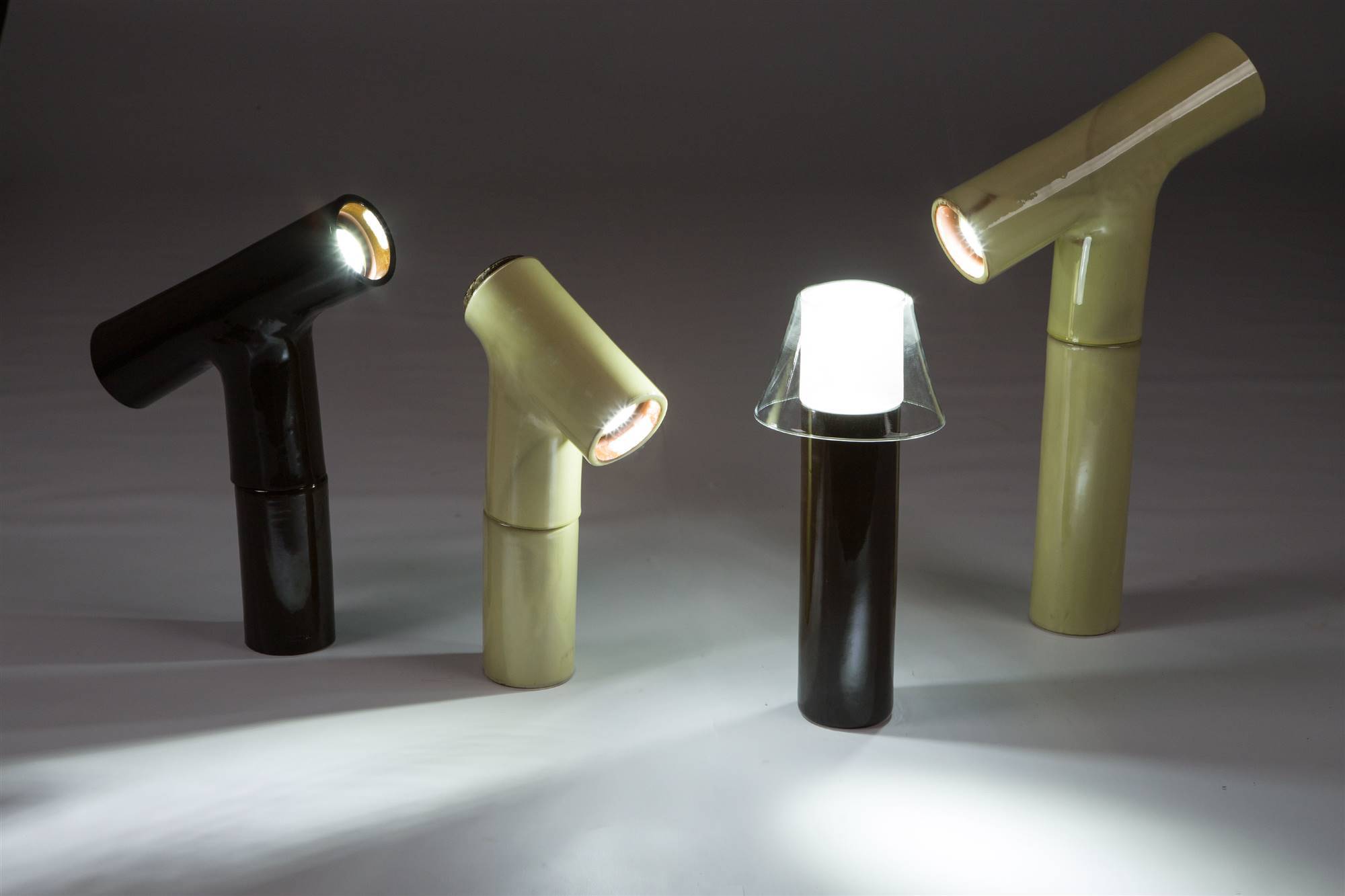 Luces de la serie Tub, con cuerpo cerámico, de Andreu Carulla Studio para Calma.