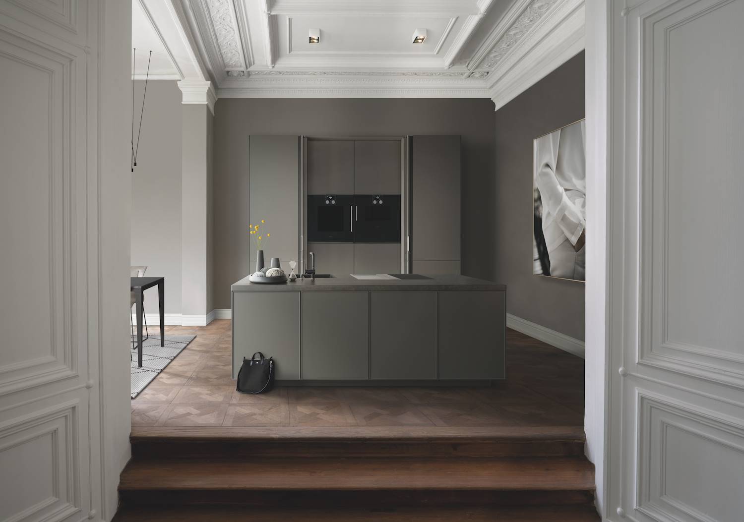 Cocina en isla de color gris