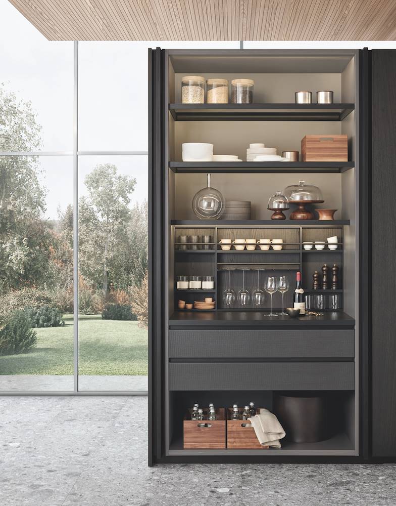 Mueble de madera abierto con puertas de color negro