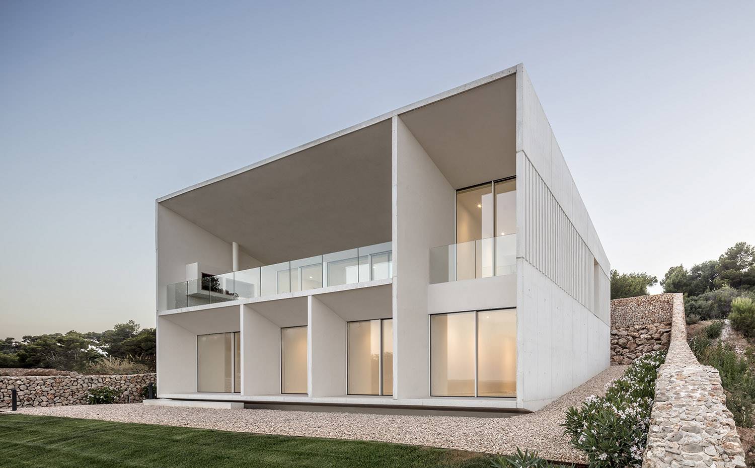 Una Casa Moderna De Hormigón En Menorca