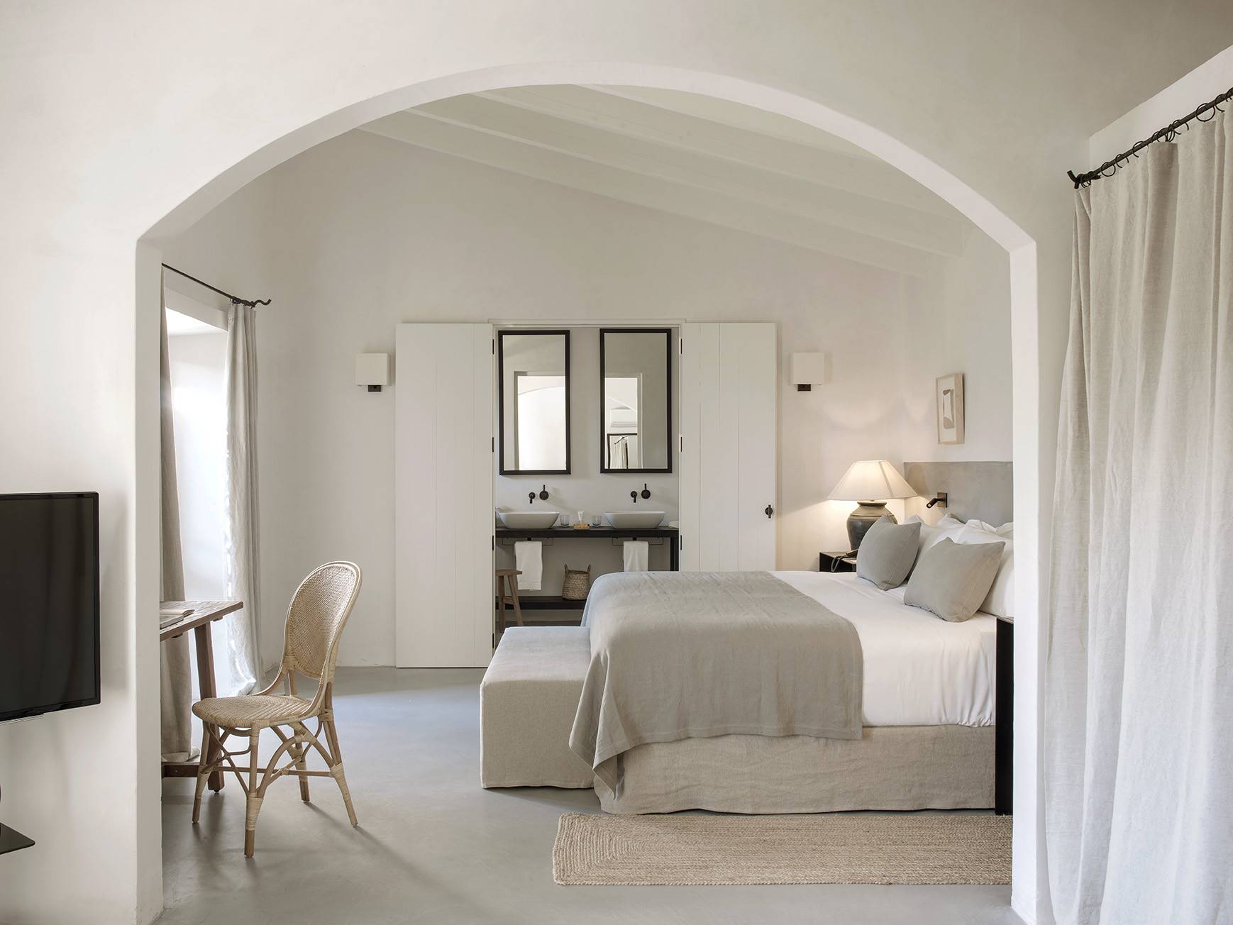 Suite 2. 