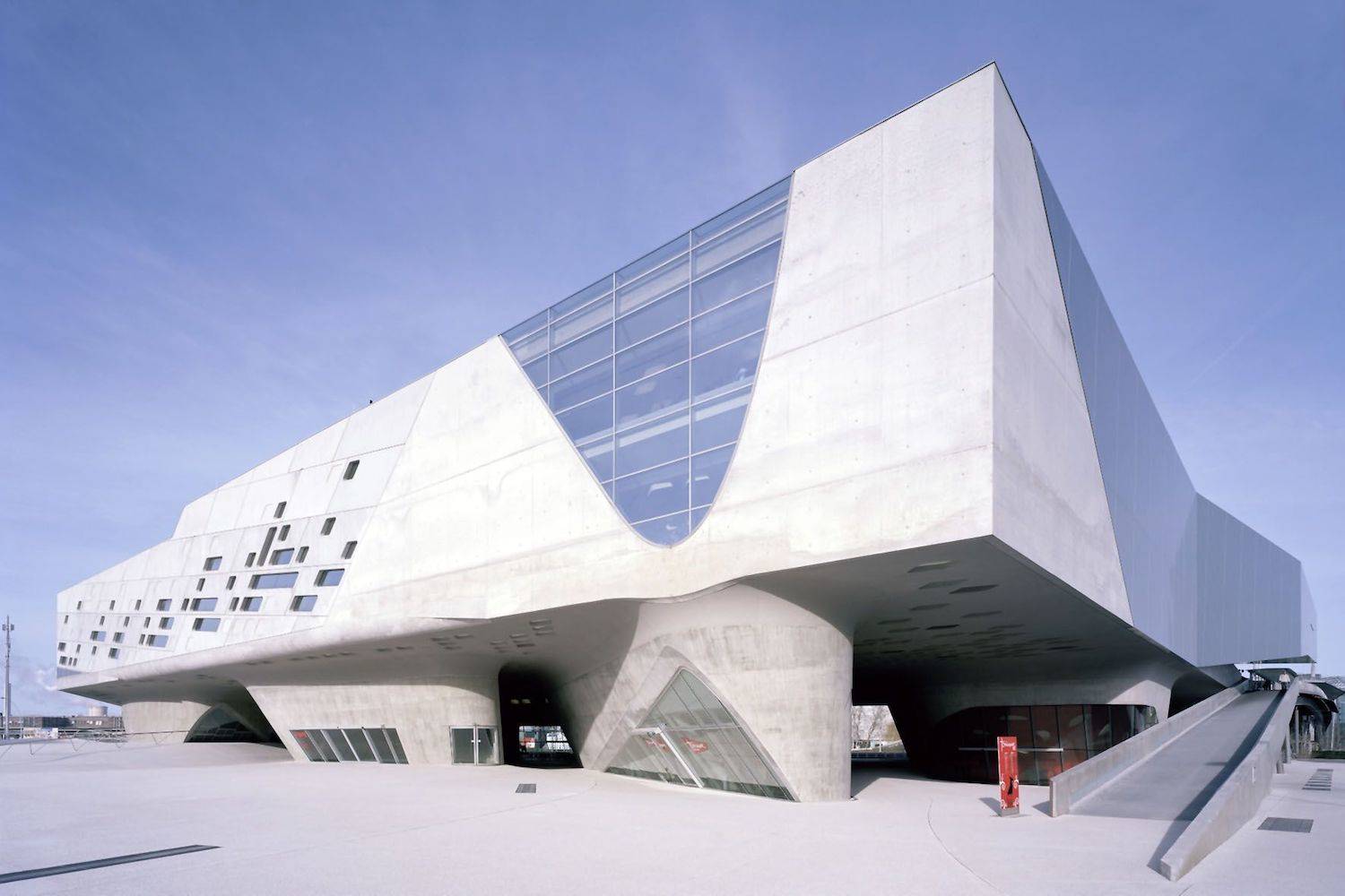 Phaeno Science museum Zaha Hadid. El trabajo de Zaha Hadid y el Premio Mies van der Rohe Setmana de l'Arquitectura Barcelona