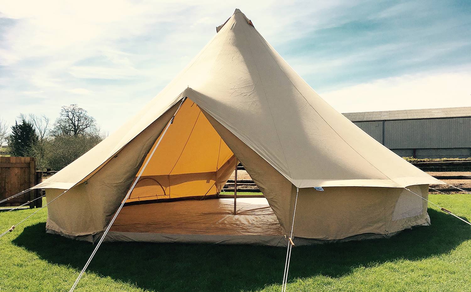 Bell tent FIB. [2] Funcionalidad y espacio.