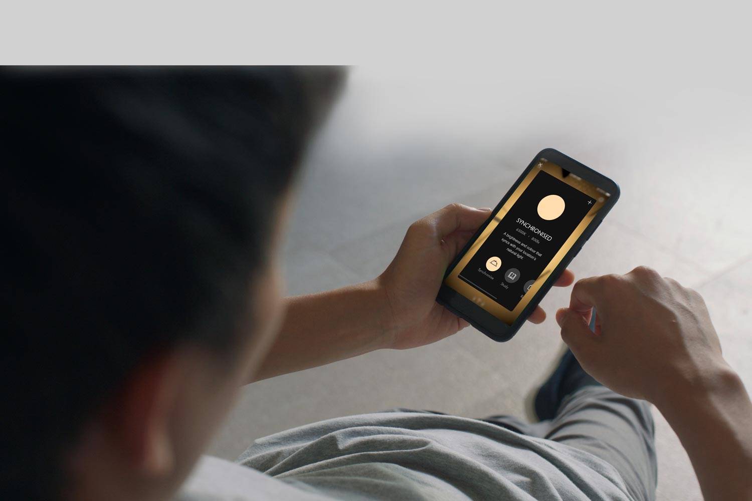 Totalmente personalizable, cuenta con diferentes modos en función del momento: relax, estudio, despertar...
