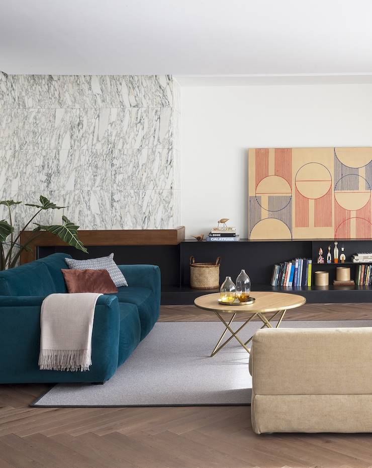 Salón decorado por Espacio en Blanco y con obra de Regina Giménez