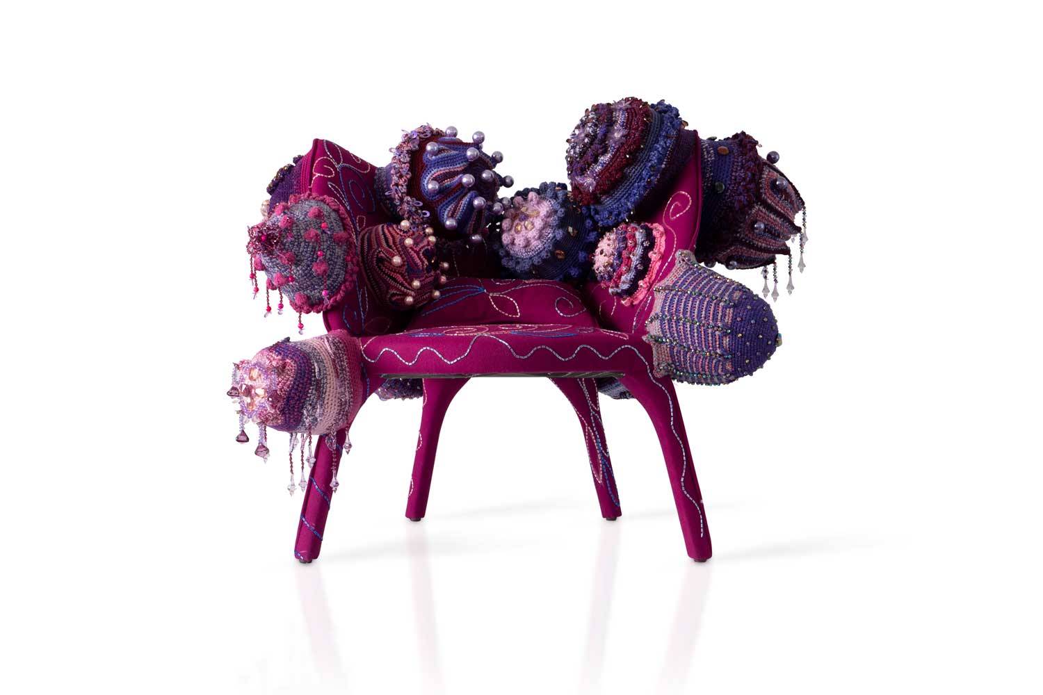 El sillón Lady B creado por Joana Vasconcelos mantiene la esencia original, pero con su identidad y sus propios códigos artísticos
